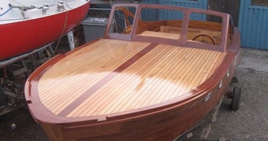 Teak motorbåd